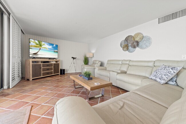 Building Photo - 3610 S Ocean Blvd
