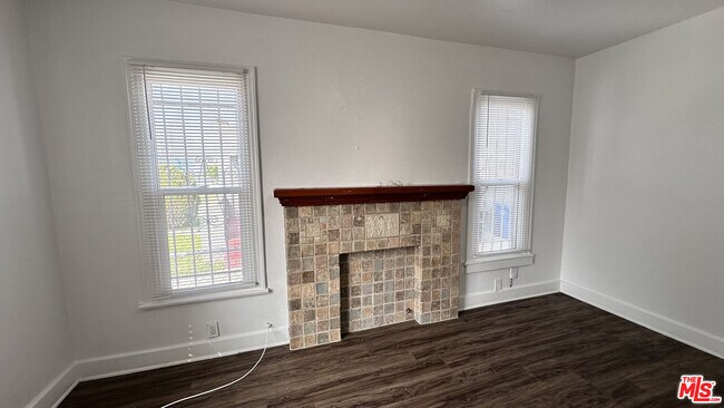 Building Photo - 1709 W 70th St