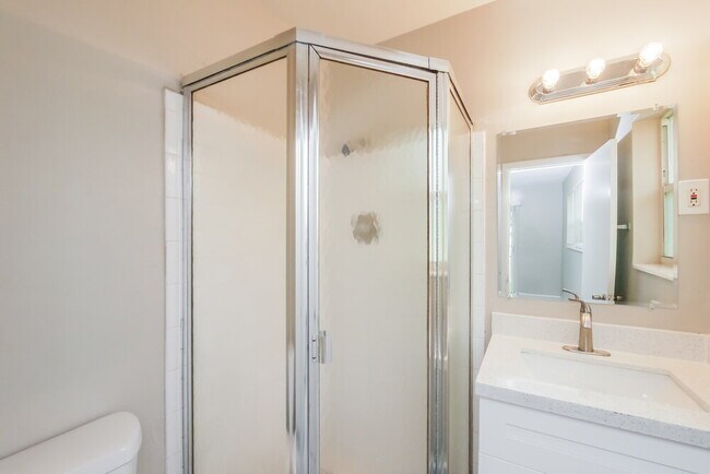 Building Photo - 4701 NW 11th Pl