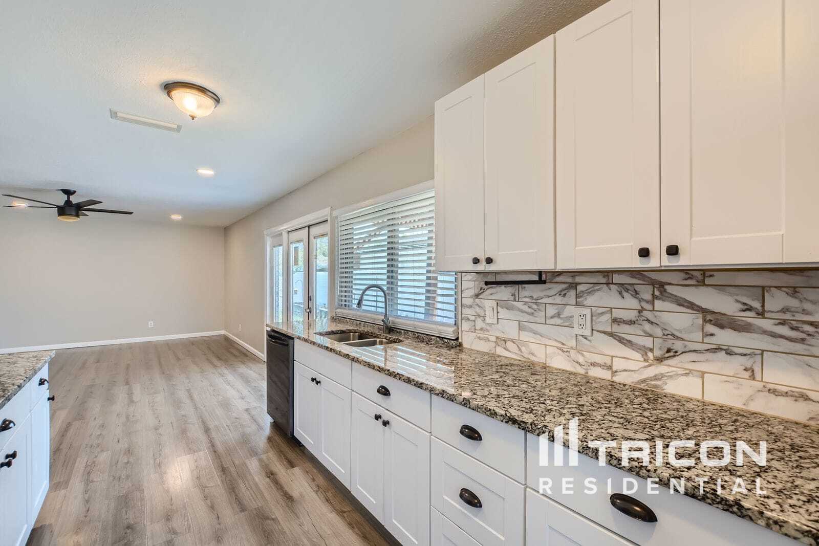 Building Photo - 8813 Willowbrook Dr