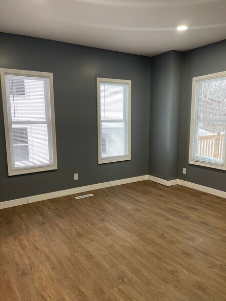 Building Photo - 1032 Denner St