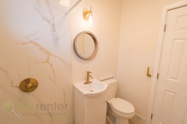 Building Photo - Beautifully Renovated 2BD | 1.5BA Duplex –...