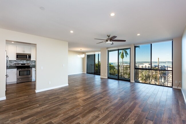 Building Photo - Stunning Bay View Condo in Bankers Hill