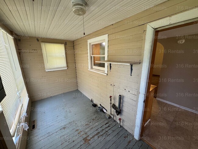 Building Photo - $850- 2 bed 1 bath - Single Family Home