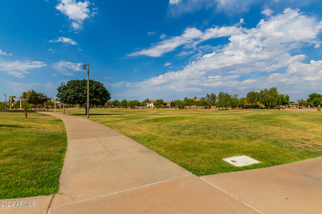 Building Photo - 1452 E Prescott Pl