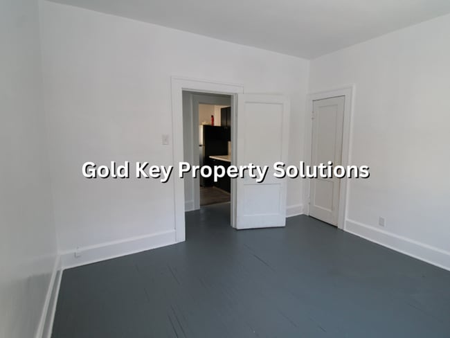 Building Photo - 631 High St