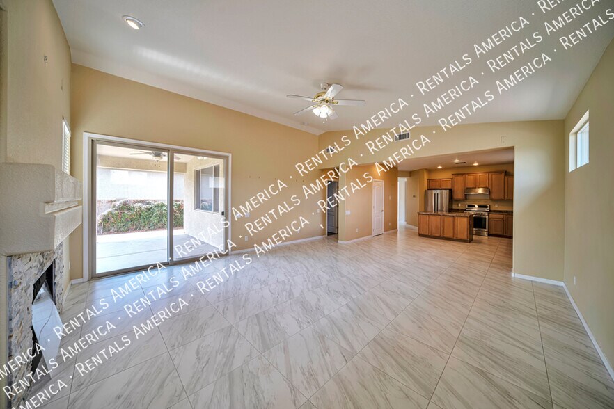 Building Photo - 12920 N Salt Cedar Dr