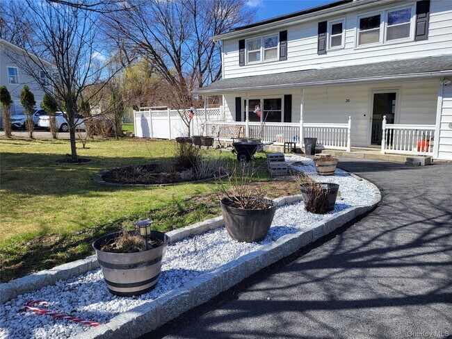 Building Photo - 20 Scott Dr