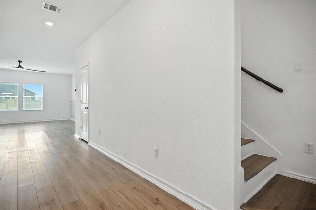Building Photo - 1113 Cattail Ln
