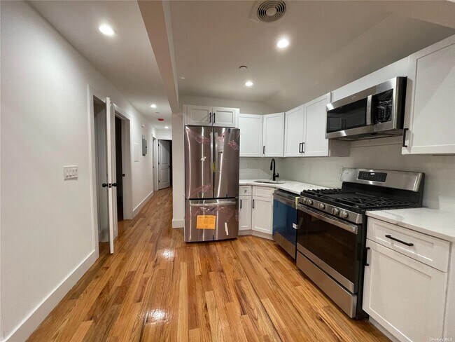 Building Photo - 504 Beach 69th St
