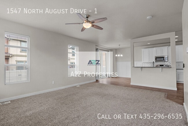 Building Photo - 1547 N August Dr