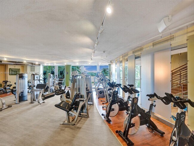 Building Photo - 2681 N Flamingo Rd