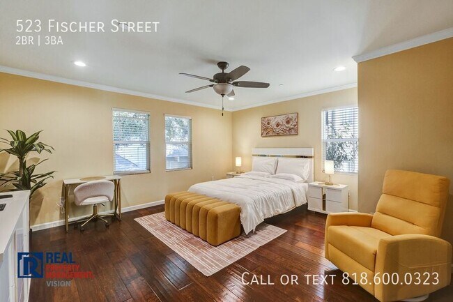 Building Photo - 523 Fischer St