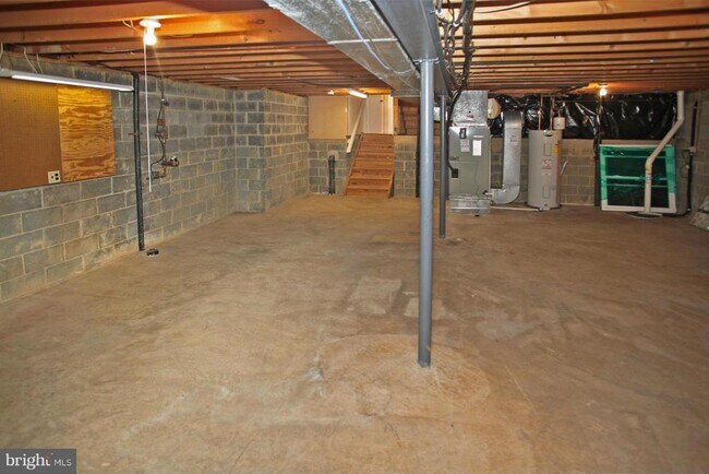 Building Photo - 9614 Tinsmith Ln