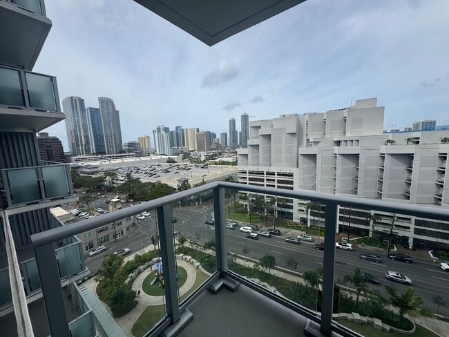 Building Photo - Ready to Move in Brand New Condo! First Time Renting! 2 Bed/2 Bath/2 Parking at The Park on Ke‘ea...