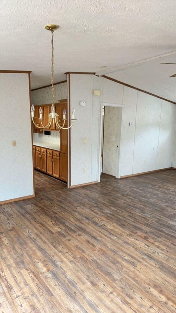 Building Photo - 502 Wagon Wheel Rd