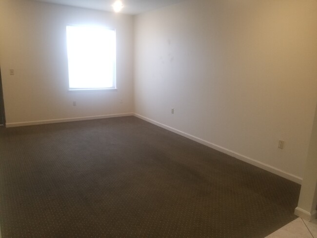 Living Room - 45 South West End Boulevard