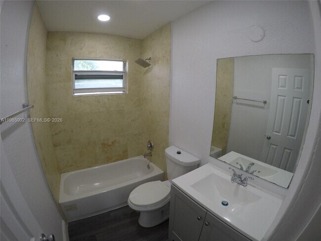 Building Photo - 1204 NE 5th Terrace