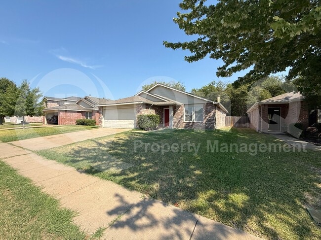 Primary Photo - 4240 Hunters Creek Dr