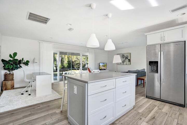 Building Photo - 1299 SW 9th St