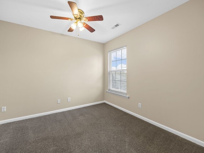 Building Photo - Beautiful 4 BR,  2 BA Ranch Home - District 2