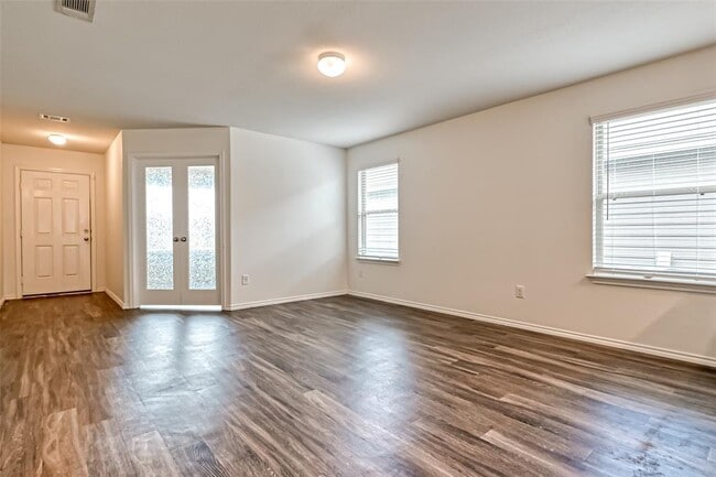 Building Photo - 2614 Lapwing Dr.