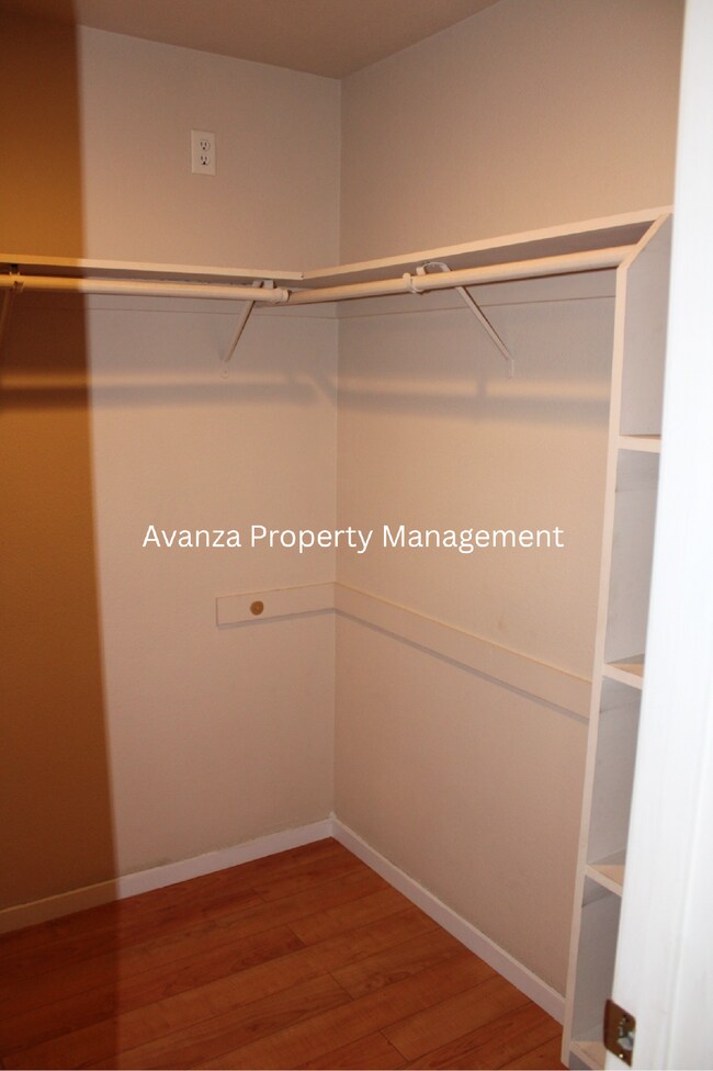 Building Photo - 4 Bedroom/2 Bath Home in Clovis  (Herndon ...
