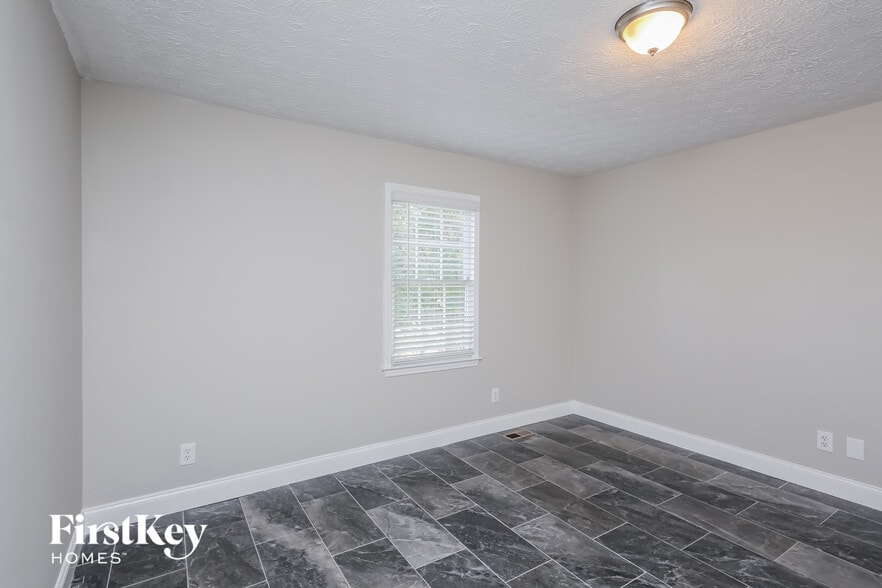 Building Photo - 210 Calusa Lake Ct