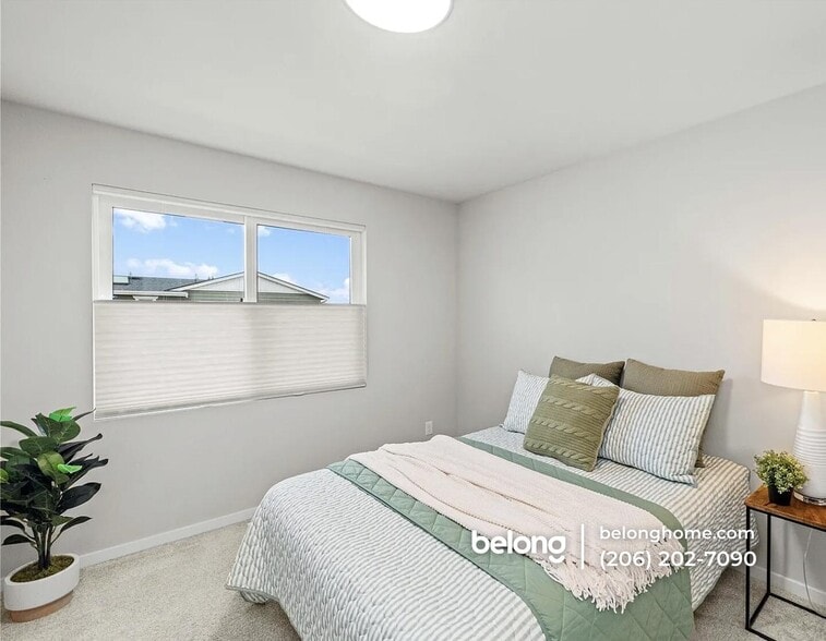 Building Photo - 33352 Holly Ave SE