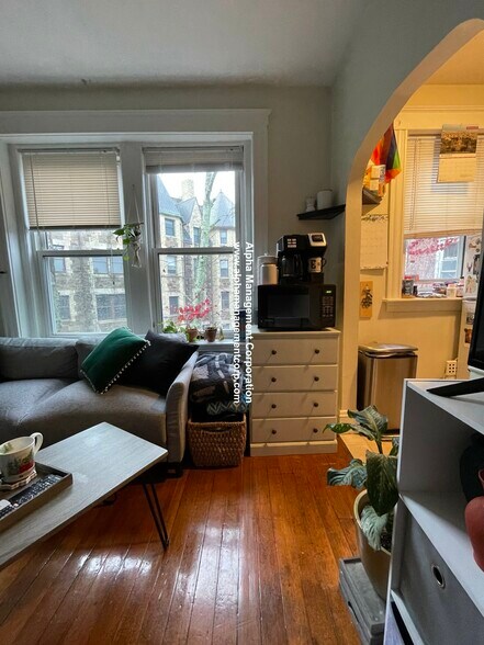 Building Photo - 208 Winthrop Rd