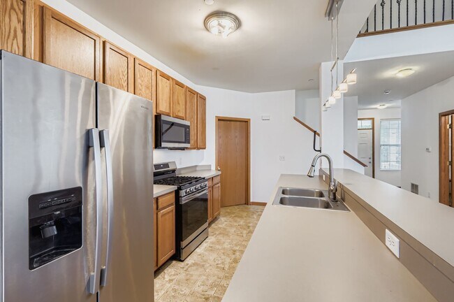 Building Photo - 4579 Half Moon Dr