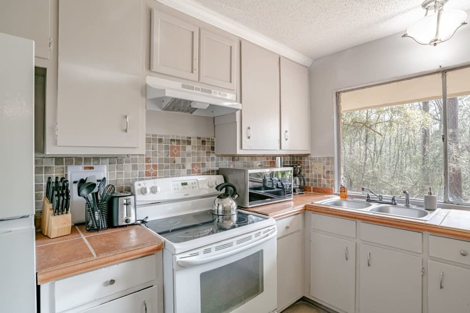 Building Photo - 5477 Ardell Dr