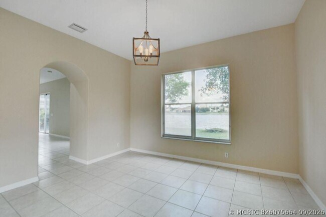 Building Photo - 1388 Beacon Cir