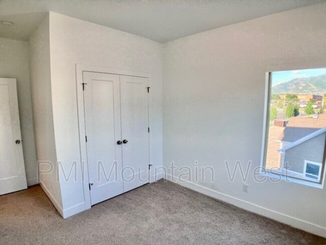 Building Photo - 503 W 2275 N