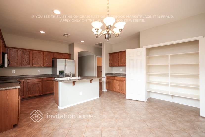 Building Photo - 17523 N 169th Dr