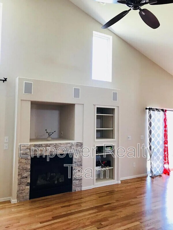 Building Photo - 16055 Butterwort Cir