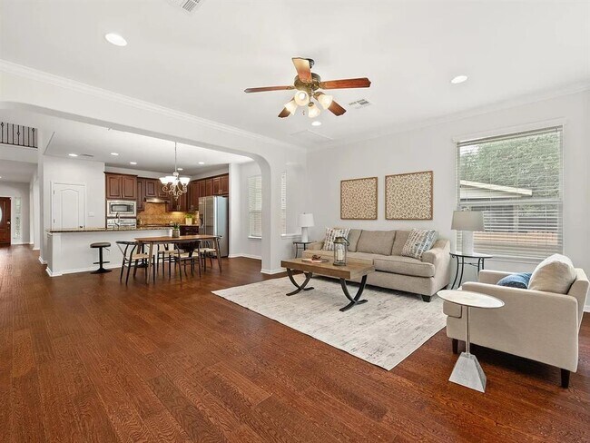 Building Photo - 703 S Frontier Ln