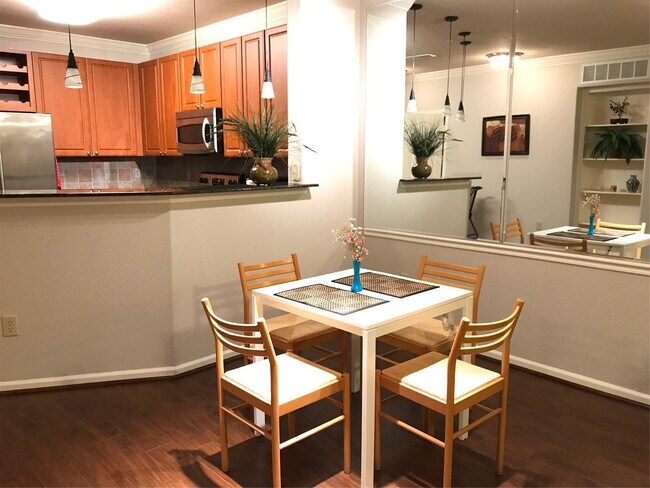 Building Photo - 1711 Old Spanish Trl