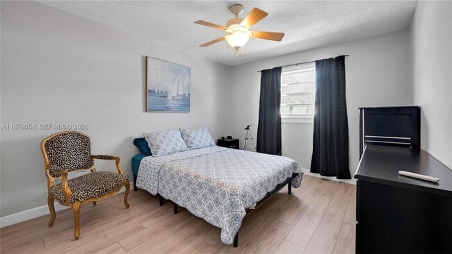 Building Photo - 415 NE 2nd St