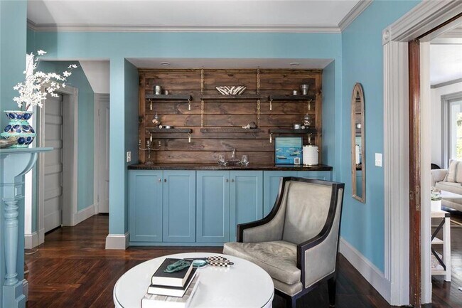 Building Photo - 169 Ruggles Ave