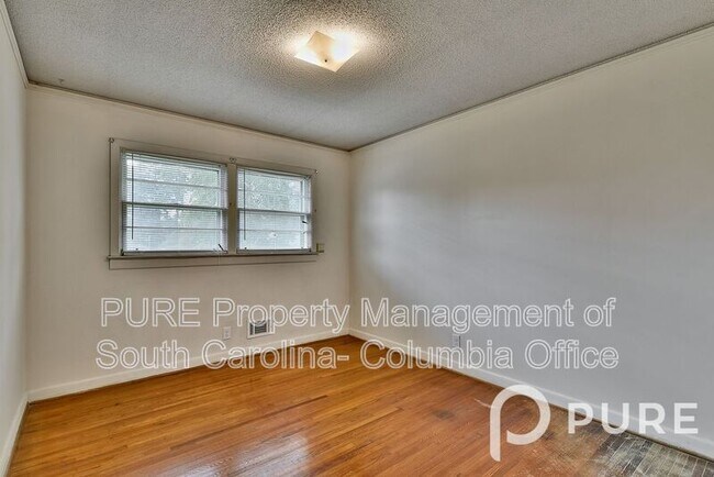 Building Photo - 5912 Barksdale Dr