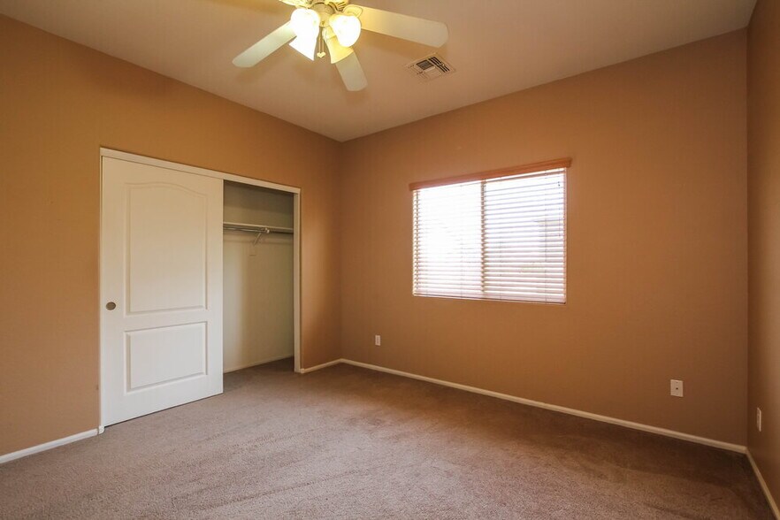 Building Photo - 10574 W Salter Dr