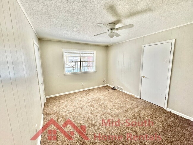 Building Photo - 2168 Carnes Ave