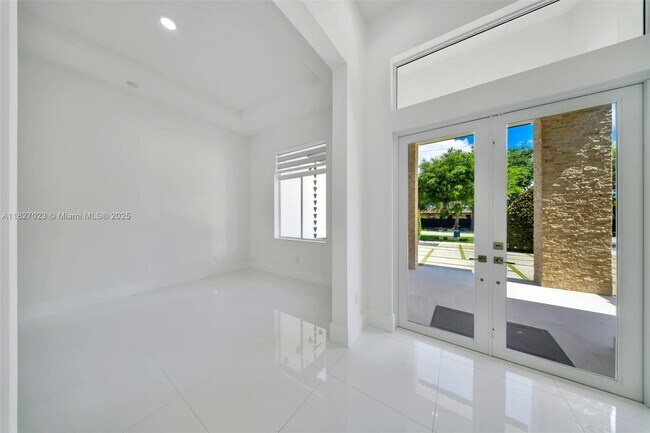 Building Photo - 10203 SW 136th St