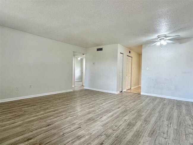 Building Photo - 203 Pine Tulip Ct