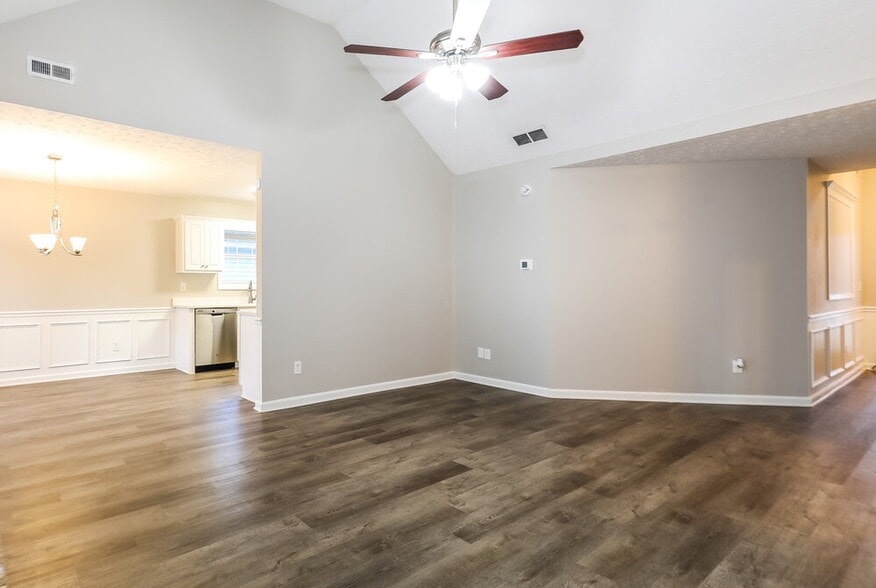 Building Photo - 125 Eastfield Ct