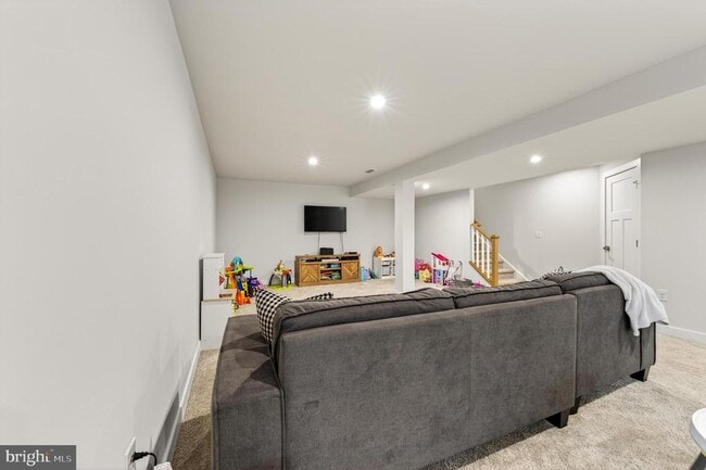 Building Photo - 167 Aspen Ln