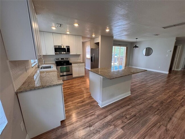 Building Photo - 5260 Lima Pl