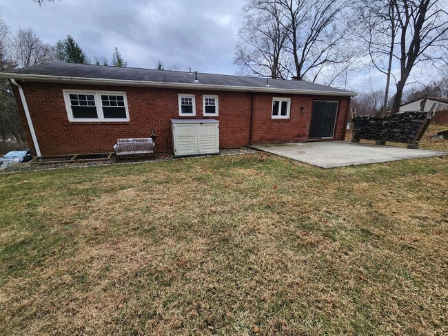 Building Photo - 3-Bedroom Home for Rent - Poughkeepsie