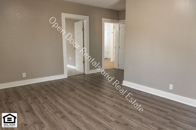 Building Photo - 1111 Maple Ave